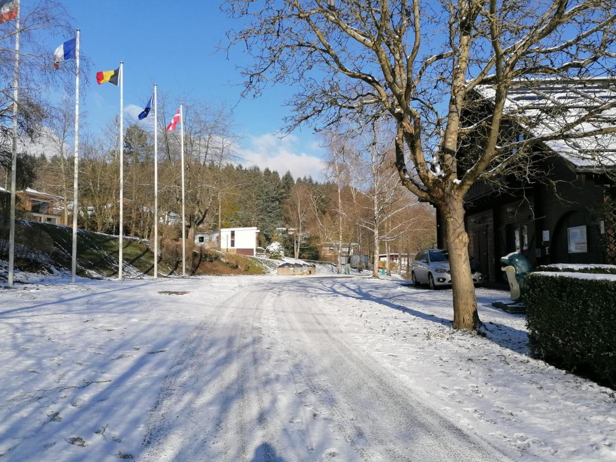 Au Repos De Zoe Villa Waulsort Buitenkant foto